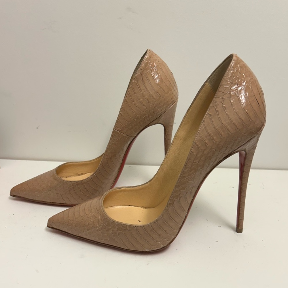 Stunning So Kate 120 Watersnake Louboutin
